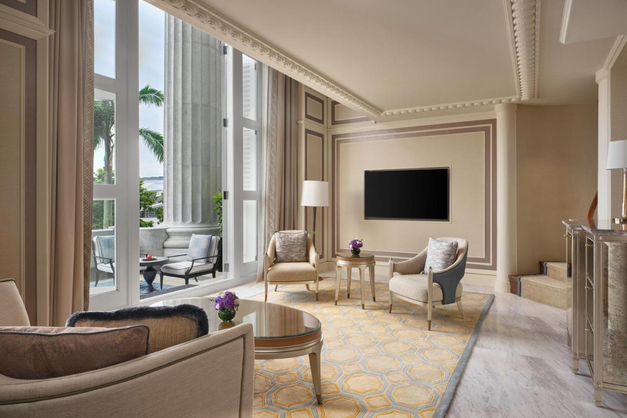 The Fullerton Singapura